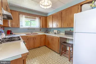 1813 Cromwood Rd, Baltimore, MD 21234 - Photo 17