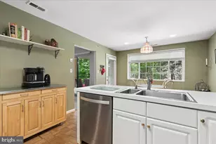 402 Rockfleet Rd, Lutherville Timonium, MD 21093 - Photo 21