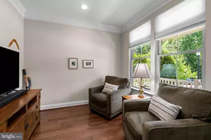 6914 Summit Cir, Baltimore, MD 21239 - Photo 9