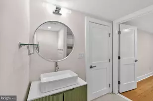 8214 Laurel Dr, Parkville, MD 21234 - Photo 17