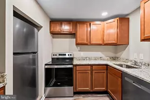 28 Allegheny Ave, Towson, MD 21204 - Photo 11