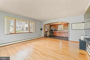 7806 Wendover Ave, Parkville, MD 21234 - Photo 5