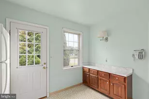 22 Gorsuch Rd, Lutherville Timonium, MD 21093 - Photo 9