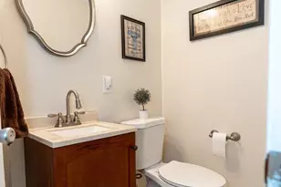 220 Pinewood Rd, Baltimore, MD 21222 - Photo 13