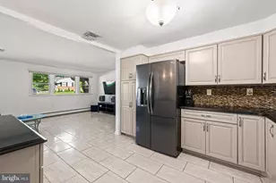 2115 Suburban Greens Dr, Lutherville Timonium, MD 21093 - Photo 13