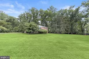 2 Greenlea Dr, Pikesville, MD 21208 - Photo 3