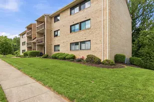 3 Summit Hill Ct, Baltimore, MD 21228 - Photo 3