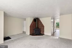 7 Castell Ct, Baltimore, MD 21236 - Photo 9