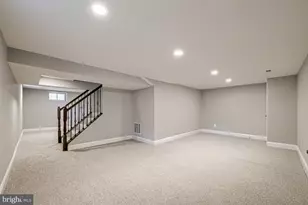 100 Clarendon Ave, Pikesville, MD 21208 - Photo 29