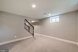 100 Clarendon Ave, Pikesville, MD 21208 - Photo 27