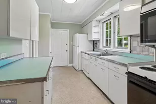 526 Stevenson Ln, Towson, MD 21286 - Photo 13