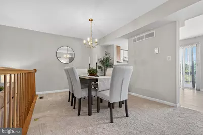 606 Marianne Lane, Baltimore, MD 21228 - Photo 5