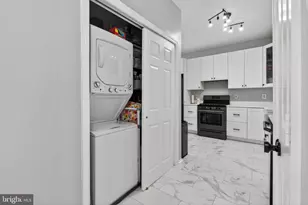 8925 Groffs Mill Dr, Owings Mills, MD 21117 - Photo 15