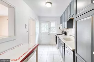 934 Radcliffe Rd, Towson, MD 21204 - Photo 11