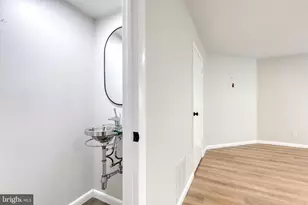6905 Jones View Dr, Baltimore, MD 21209 - Photo 9