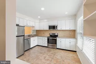 23 Roger Valley Ct, Baltimore, MD 21234 - Photo 3
