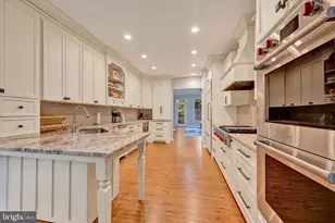 1826 Courtyard Cir, Baltimore, MD 21208 - Photo 9