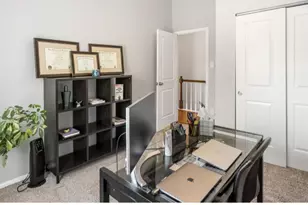 98 Courtland Woods Cir, Pikesville, MD 21208 - Photo 11