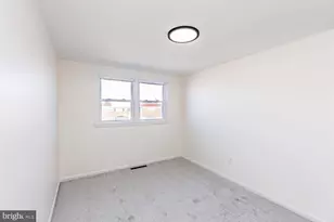 1117 Circle Dr, Halethorpe, MD 21227 - Photo 25