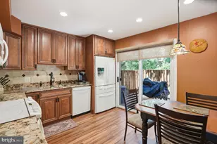 27 Lighttown Ct, Baltimore, MD 21208 - Photo 13
