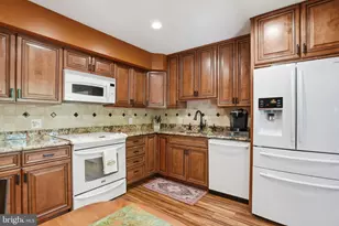 27 Lighttown Ct, Baltimore, MD 21208 - Photo 11