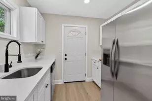 8723 Roper Rd, Parkville, MD 21234 - Photo 11