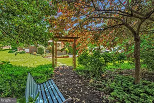 902 Locustvale Rd, Towson, MD 21204 - Photo 35