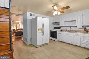 3311 Kessler Ct, Baltimore, MD 21227 - Photo 5