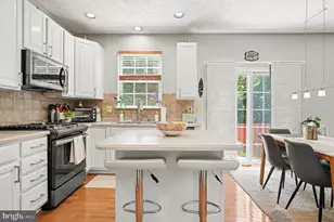 8709 Melissa Lilian Ct, Nottingham, MD 21236 - Photo 9
