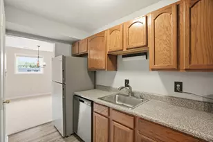 17 Warren Lodge Ct, Cockeysville, MD 21030 - Photo 9