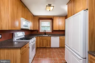 7200 N Charles St, Lutherville Timonium, MD 21093 - Photo 11