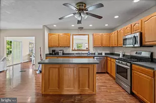 4725 Greencove Cir, Sparrows Point, MD 21219 - Photo 5
