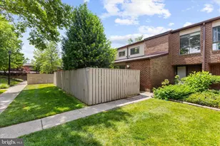 24 Fencepost Ct, Baltimore, MD 21208 - Photo 3