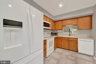 22 Greenshire Ln, Owings Mills, MD 21117 - Photo 5