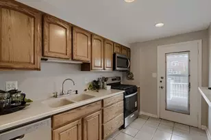 938 Circle Dr, Halethorpe, MD 21227 - Photo 5