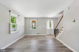 8324 Ridgely Oak Rd, Parkville, MD 21234 - Photo 9