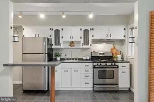 8324 Ridgely Oak Rd, Parkville, MD 21234 - Photo 13