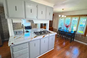28 Rockywood Ln, Essex, MD 21221 - Photo 3