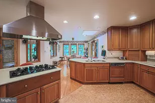 17 Montvieu Ct, Cockeysville, MD 21030 - Photo 15