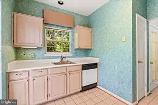 7032 Toby Dr, Baltimore, MD 21209 - Photo 11