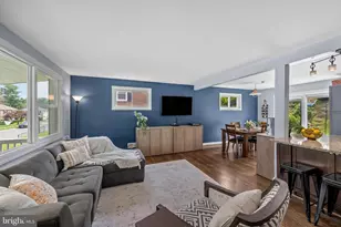 205 Brookside Dr, Baltimore, MD 21228 - Photo 9