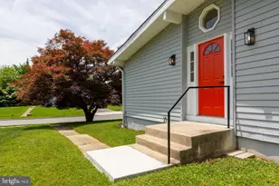 8206 Arrowhead Rd, Pikesville, MD 21208 - Photo 5