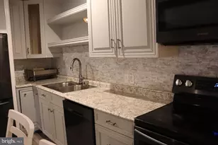 410 Winters Ln, Catonsville, MD 21228 - Photo 3