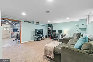 409 Stratford Rd, Baltimore, MD 21228 - Photo 23
