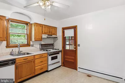 211 Hillendale Avenue, Baltimore, MD 21227 - Photo 13
