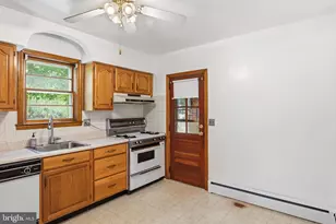 211 Hillendale Ave, Baltimore, MD 21227 - Photo 13