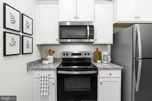 8133 Bartholomew Ct, Baltimore, MD 21206 - Photo 23