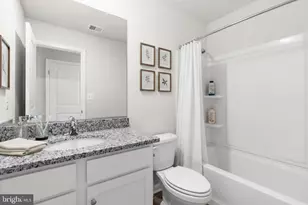 8133 Bartholomew Ct, Baltimore, MD 21206 - Photo 19