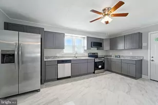 1608 Howard, Baltimore, MD 21221 - Photo 19