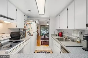 12 Penny Ln, Baltimore, MD 21209 - Photo 11